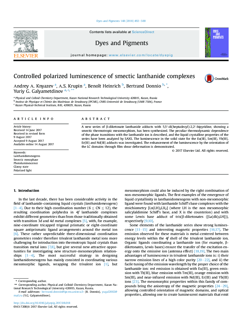 Controlled polarized luminescence of smectic lanthanide complexes