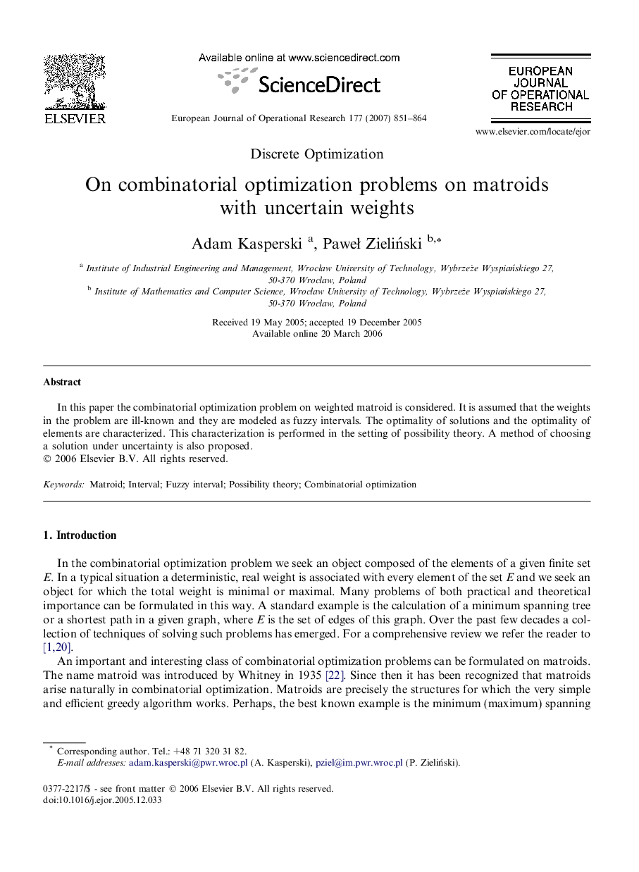 On combinatorial optimization problems on matroids with uncertain weights