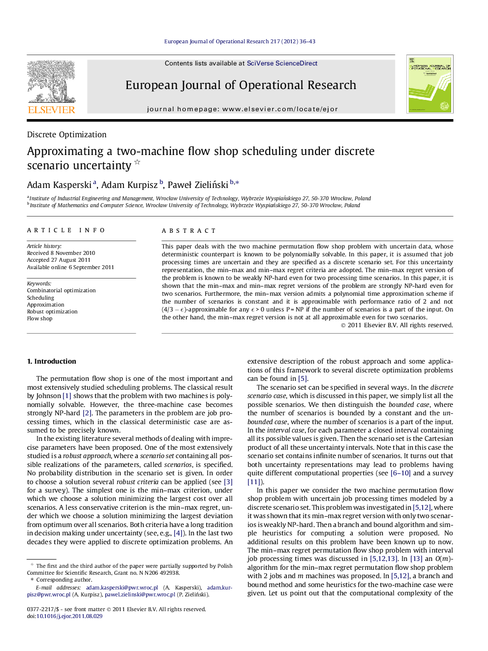 Approximating a two-machine flow shop scheduling under discrete scenario uncertainty 