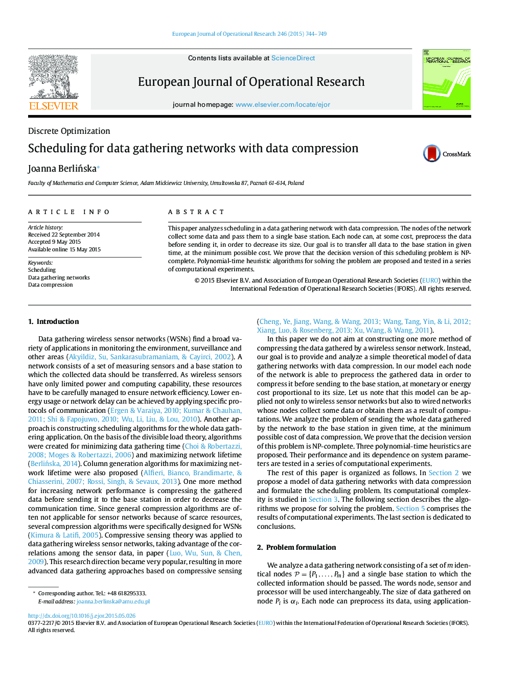 Scheduling for data gathering networks with data compression