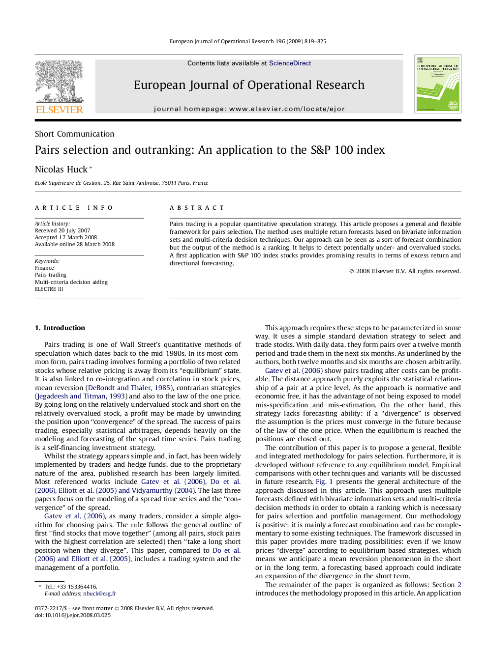 Pairs selection and outranking: An application to the S&P 100 index