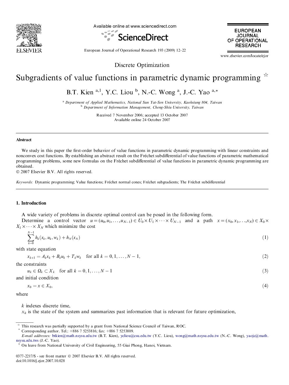 Subgradients of value functions in parametric dynamic programming 