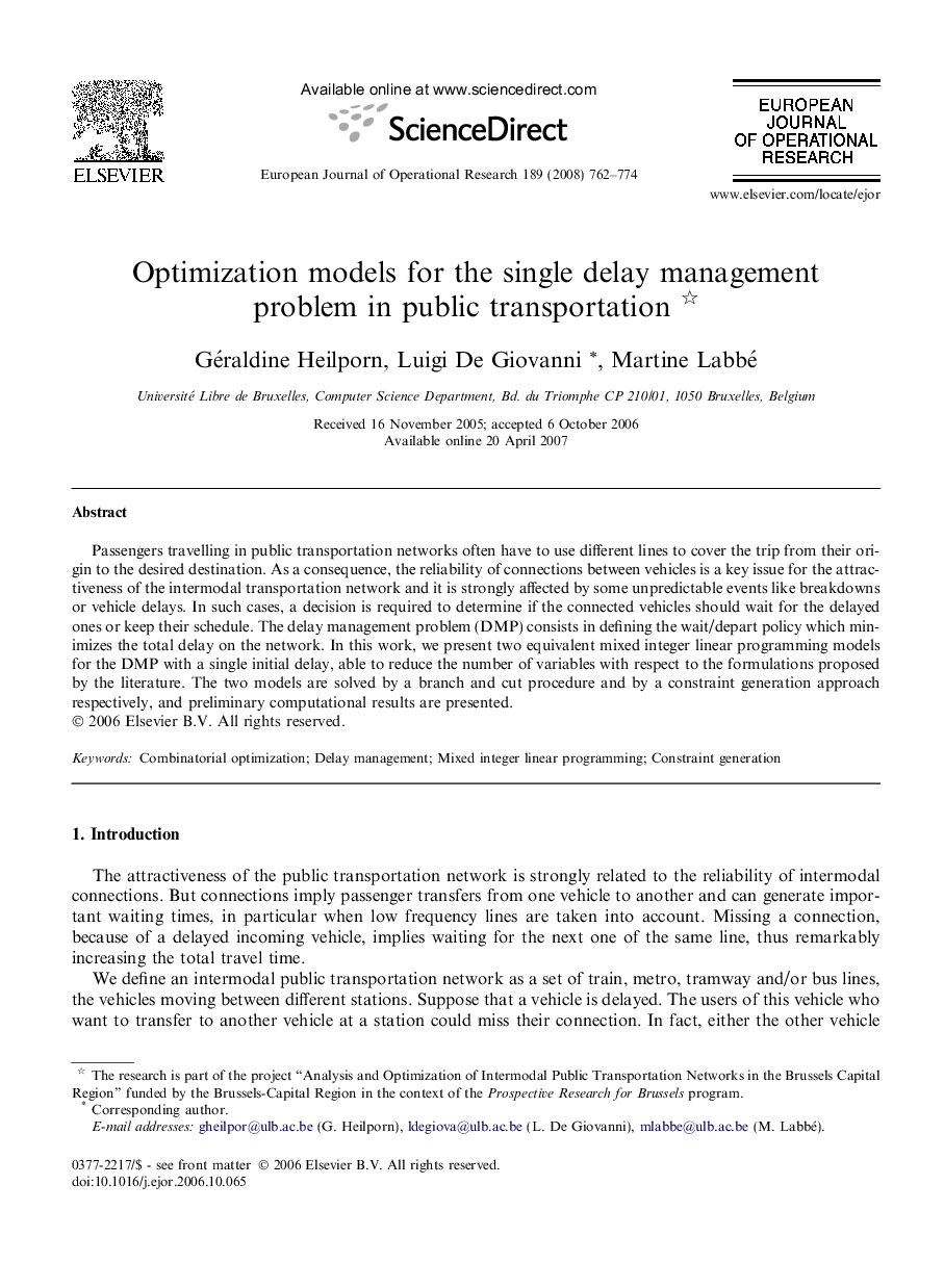 Optimization models for the single delay management problem in public transportation 