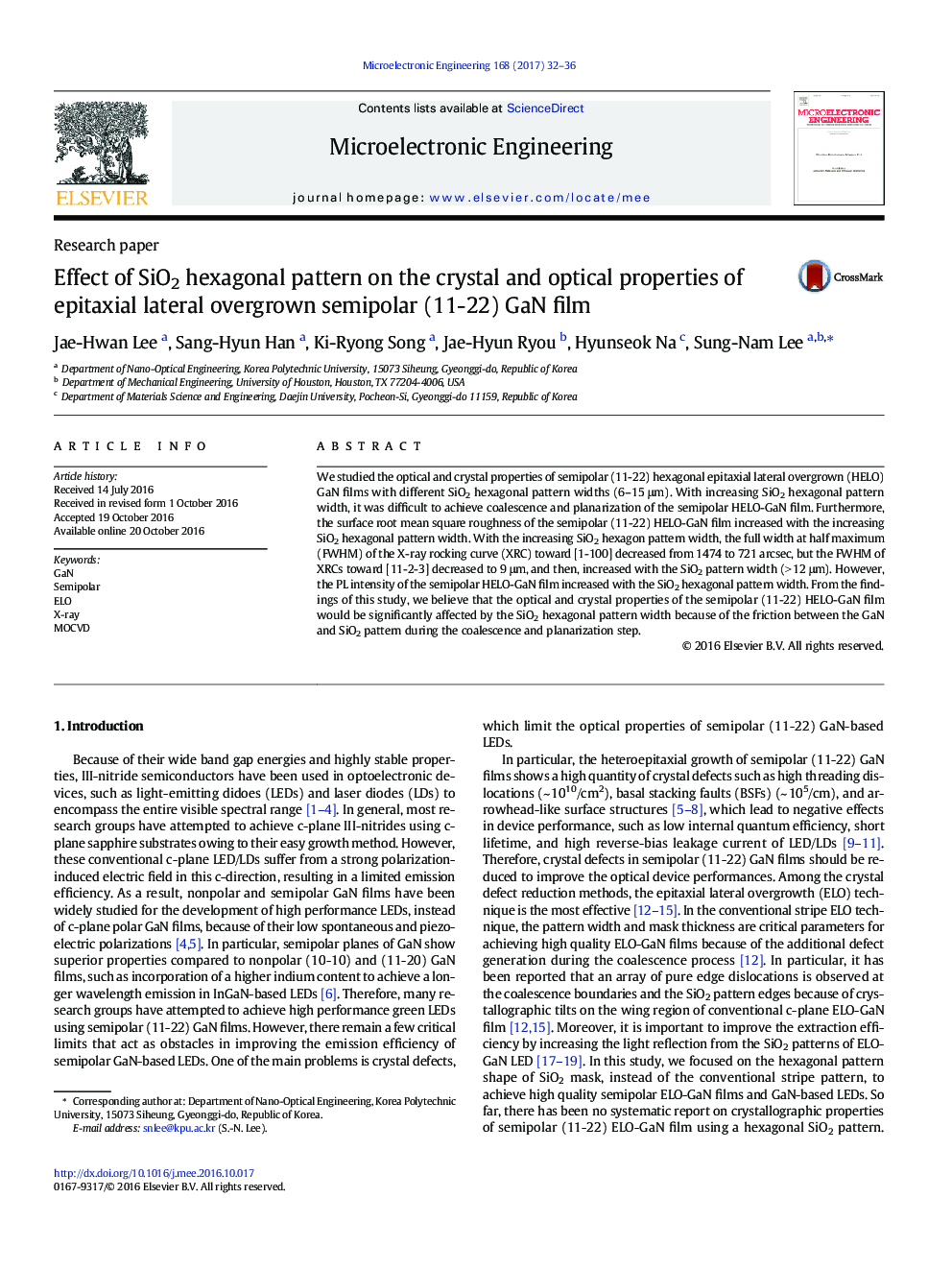 Effect of SiO2 hexagonal pattern on the crystal and optical properties of epitaxial lateral overgrown semipolar (11-22) GaN film