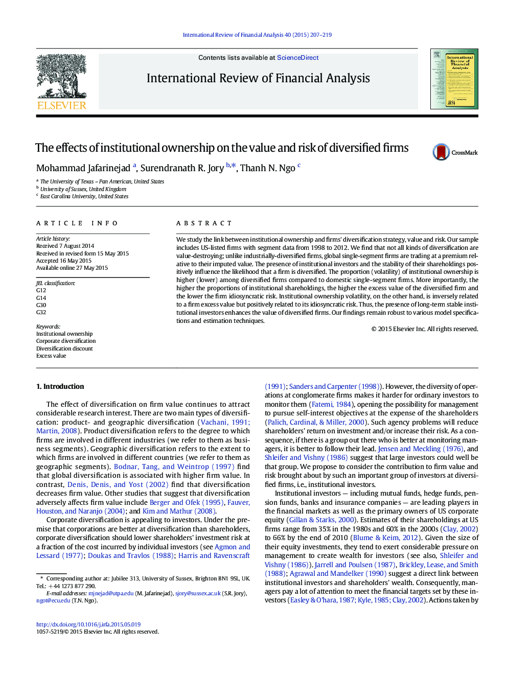 The effects of institutional ownership on the value and risk of diversified firms
