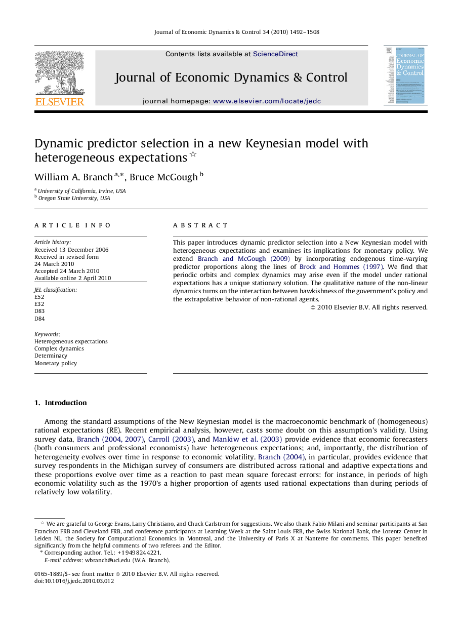 Dynamic predictor selection in a new Keynesian model with heterogeneous expectations