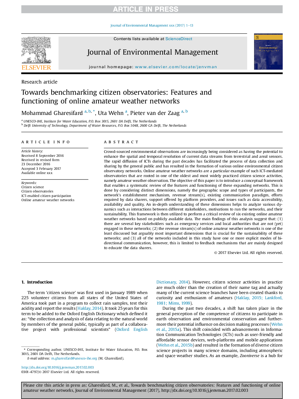 Towards benchmarking citizen observatories: Features and functioning of online amateur weather networks