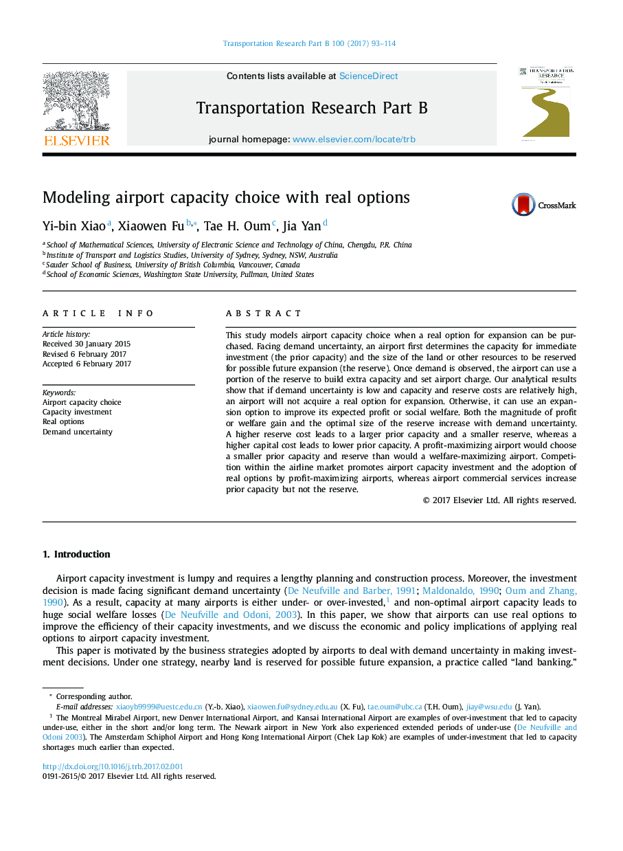 Modeling airport capacity choice with real options