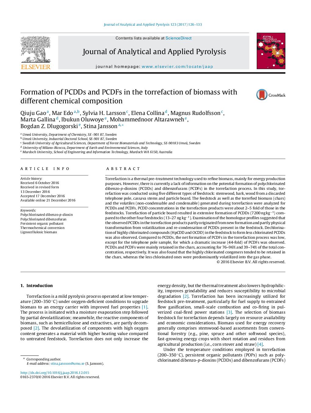 Formation of PCDDs and PCDFs in the torrefaction of biomass with different chemical composition