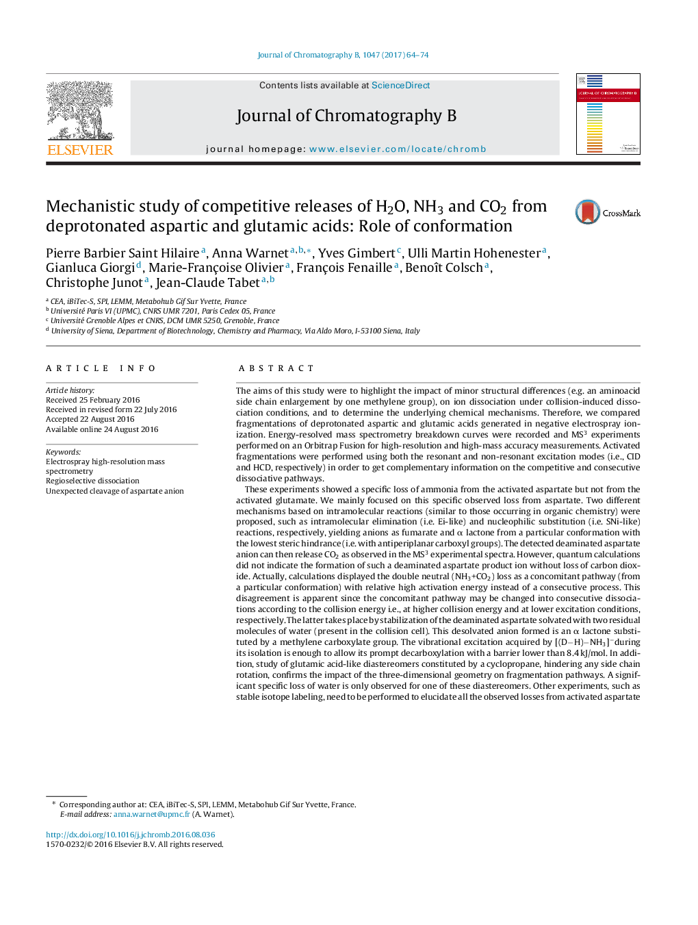 Mechanistic study of competitive releases of H2O, NH3 and CO2 from deprotonated aspartic and glutamic acids: Role of conformation