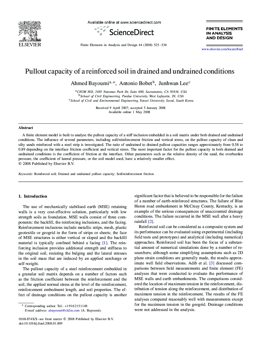 Pullout capacity of a reinforced soil in drained and undrained conditions