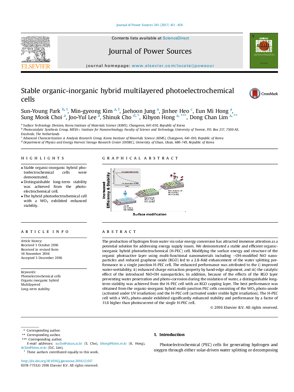 Stable organic-inorganic hybrid multilayered photoelectrochemical cells