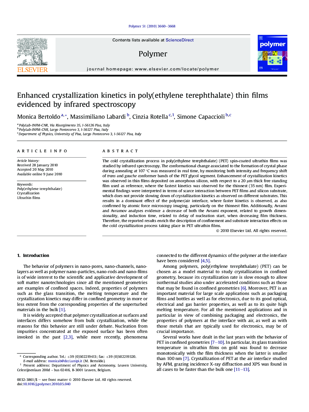 Enhanced crystallization kinetics in poly(ethylene terephthalate) thin films evidenced by infrared spectroscopy