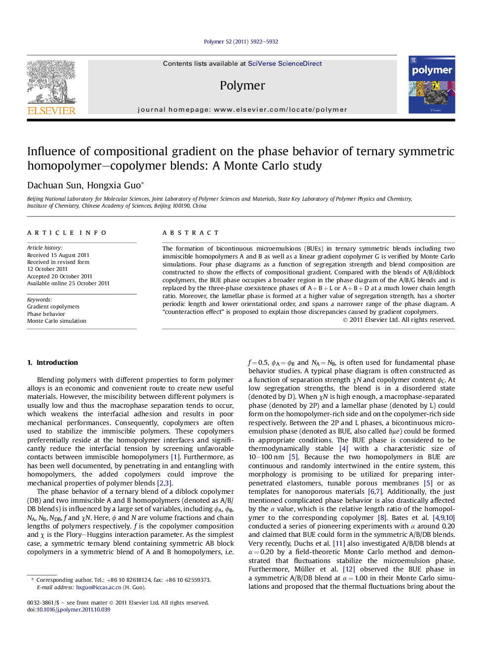 Influence of compositional gradient on the phase behavior of ternary symmetric homopolymer-copolymer blends: A Monte Carlo study