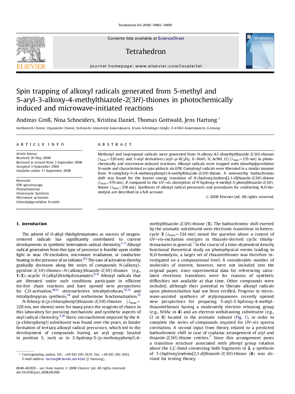 Spin trapping of alkoxyl radicals generated from 5-methyl and 5-aryl-3-alkoxy-4-methylthiazole-2(3H)-thiones in photochemically induced and microwave-initiated reactions