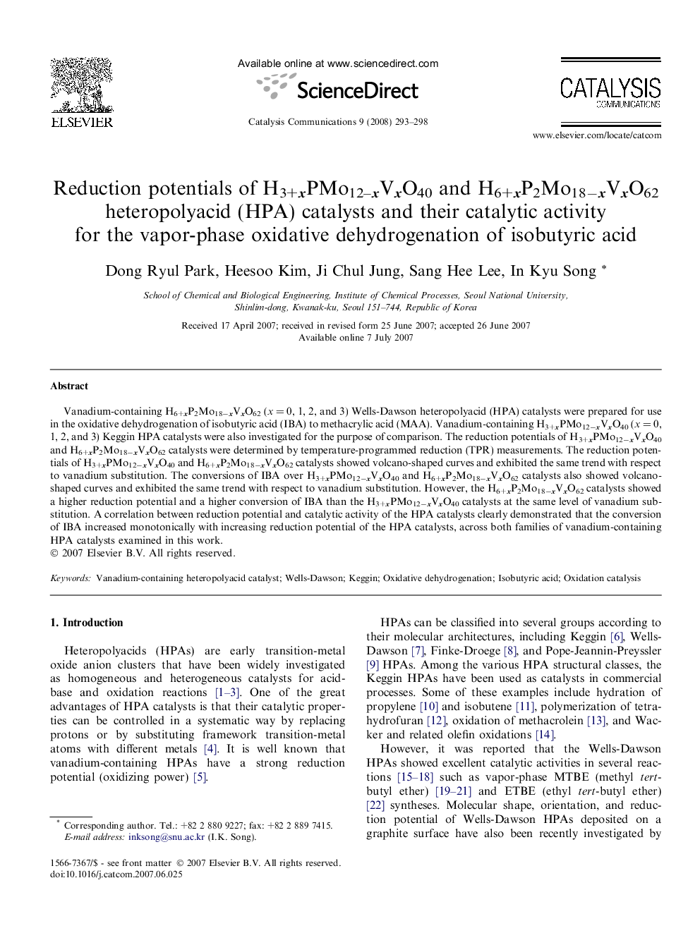 Reduction potentials of H3+xPMo12–xVxO40 and H6+xP2Mo18−xVxO62 heteropolyacid (HPA) catalysts and their catalytic activity for the vapor-phase oxidative dehydrogenation of isobutyric acid