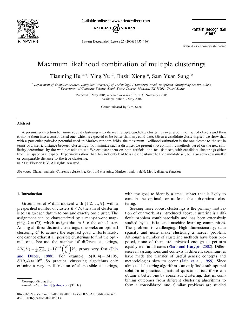 Maximum likelihood combination of multiple clusterings