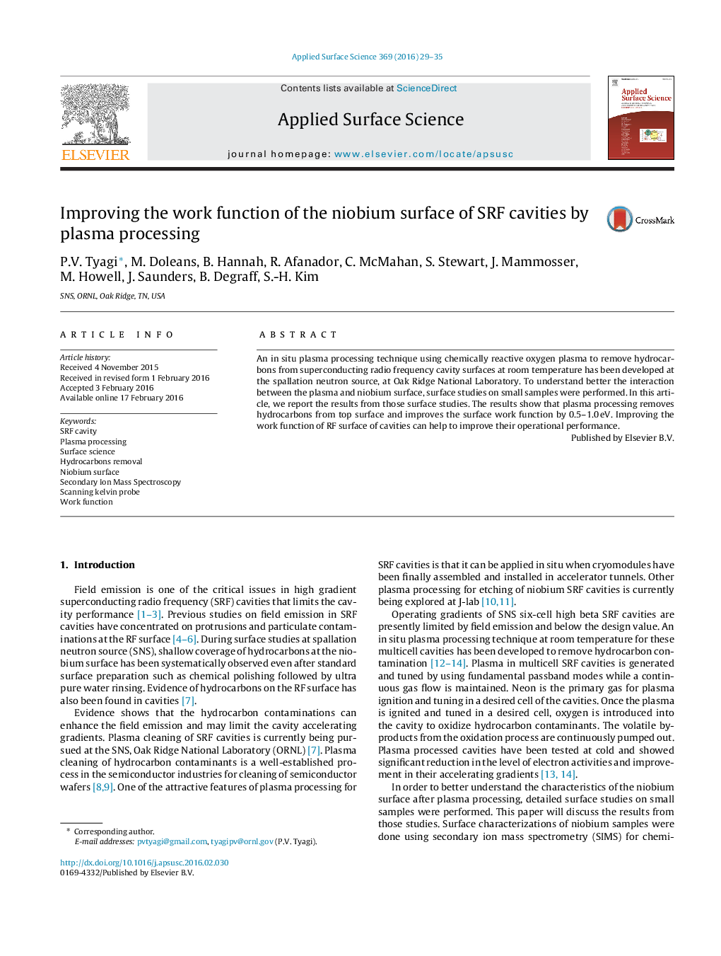 Improving the work function of the niobium surface of SRF cavities by plasma processing