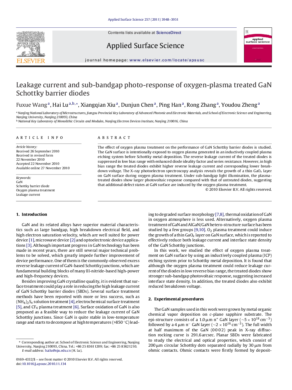 Leakage current and sub-bandgap photo-response of oxygen-plasma treated GaN Schottky barrier diodes