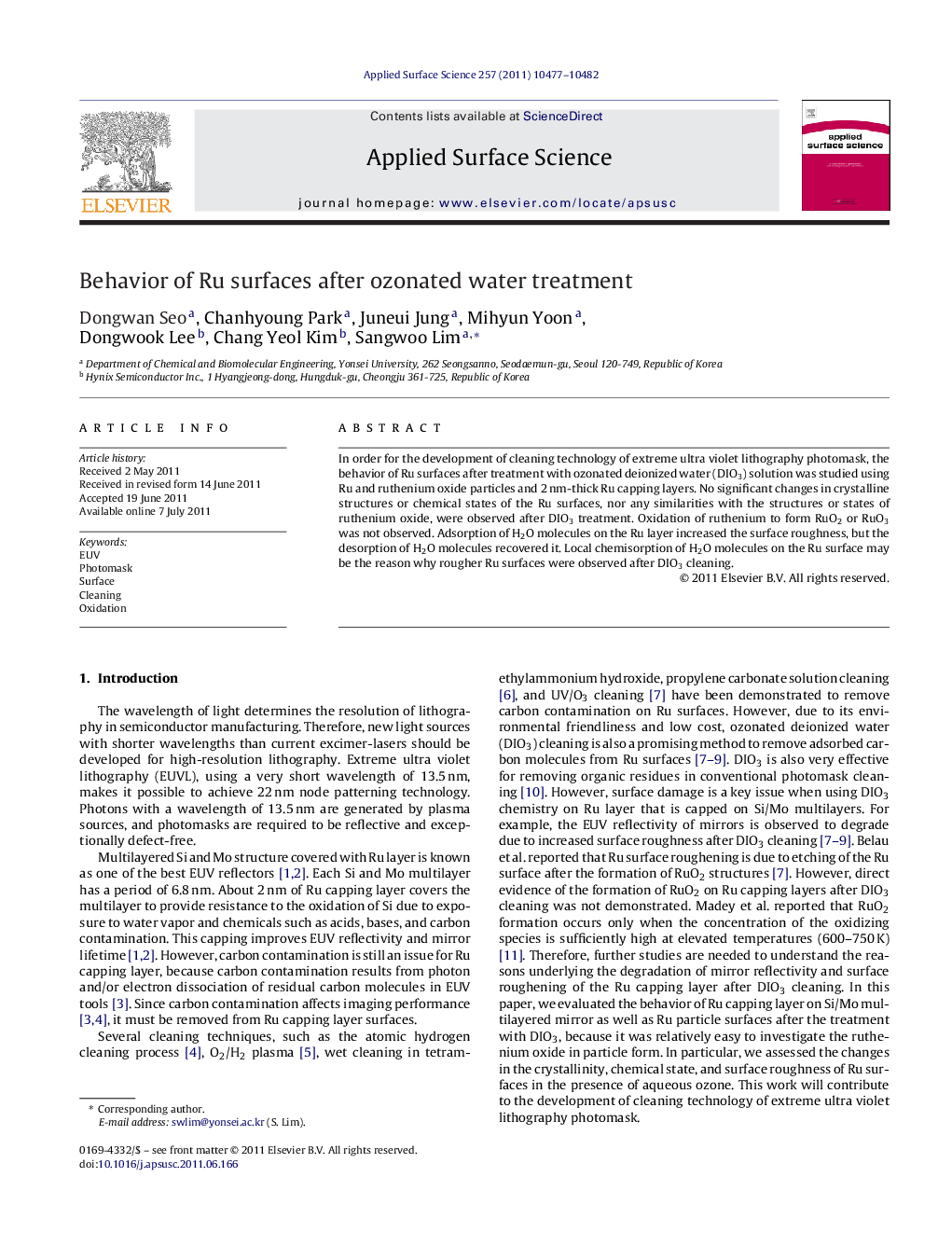 Behavior of Ru surfaces after ozonated water treatment