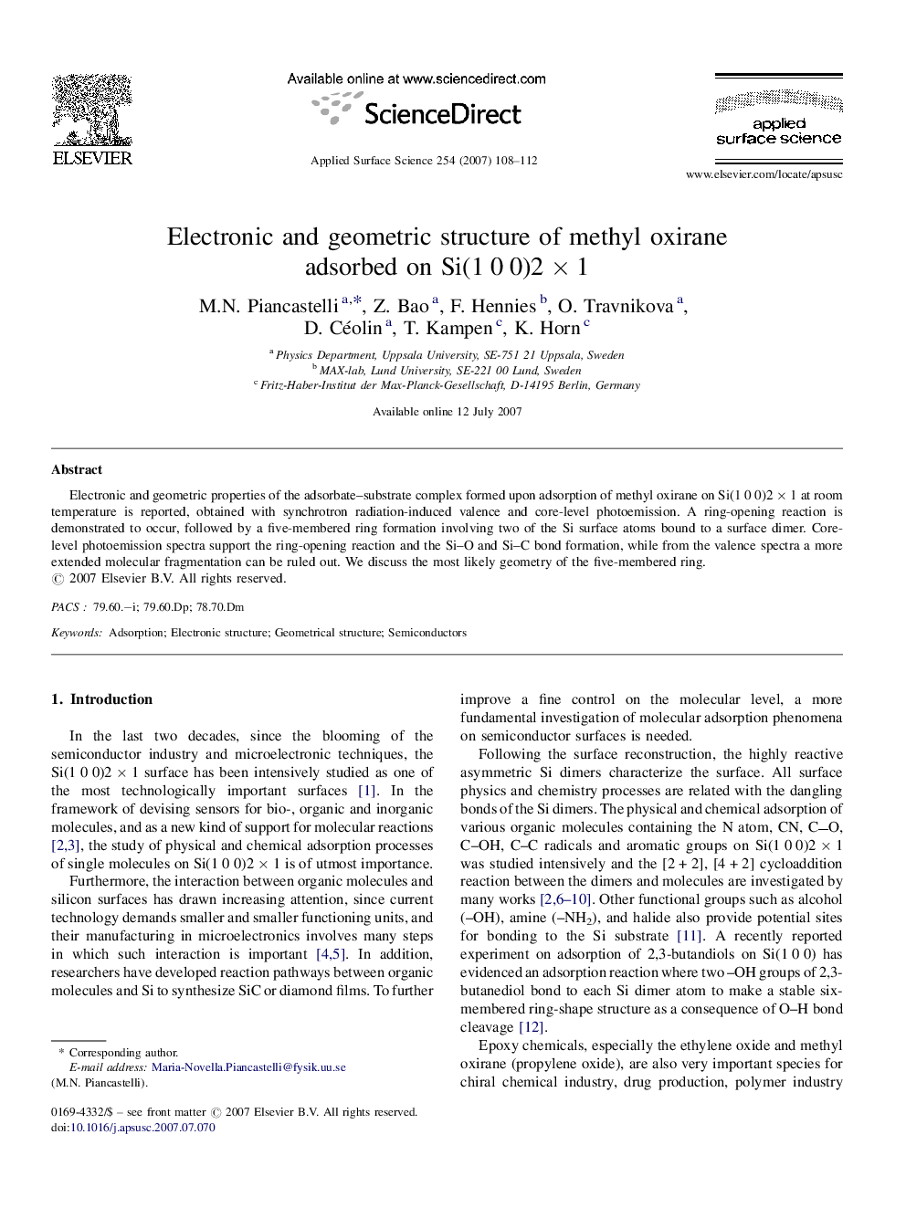 Electronic and geometric structure of methyl oxirane adsorbed on Si(1 0 0)2 Ã 1