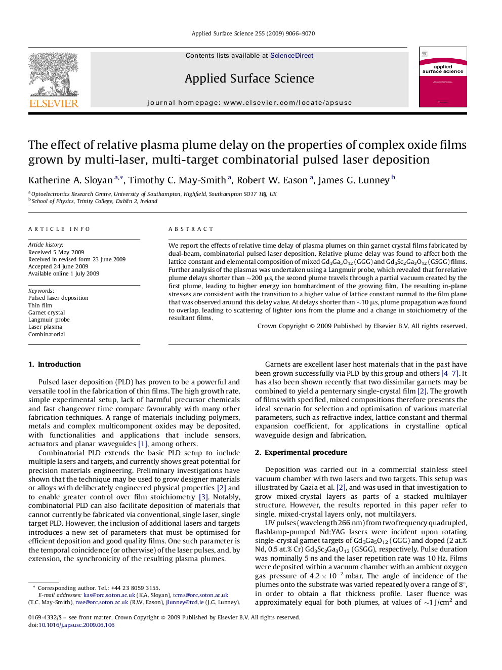 The effect of relative plasma plume delay on the properties of complex oxide films grown by multi-laser, multi-target combinatorial pulsed laser deposition