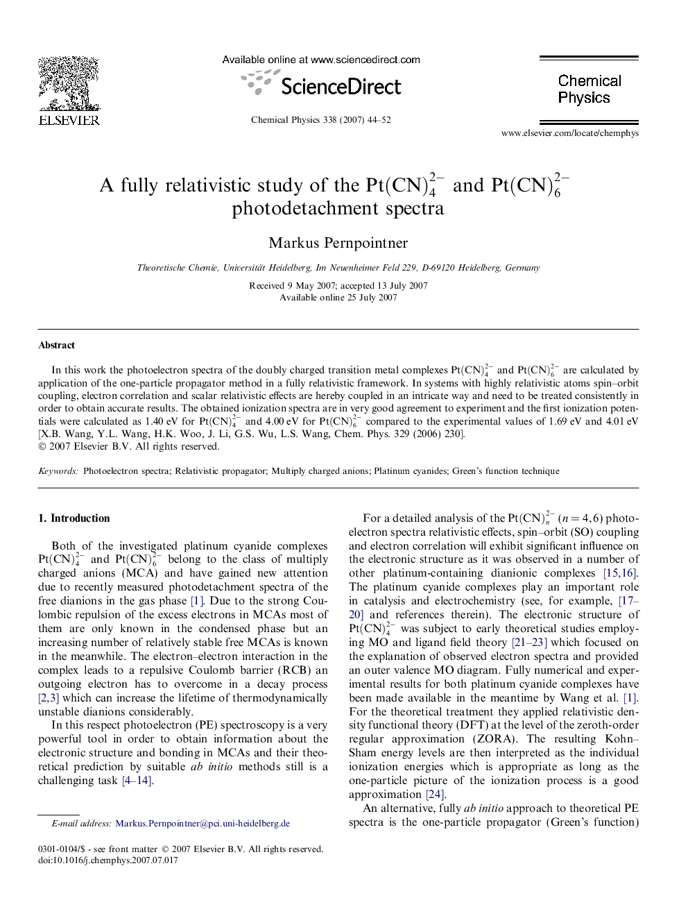 A fully relativistic study of the Pt(CN)42- and Pt(CN)62- photodetachment spectra