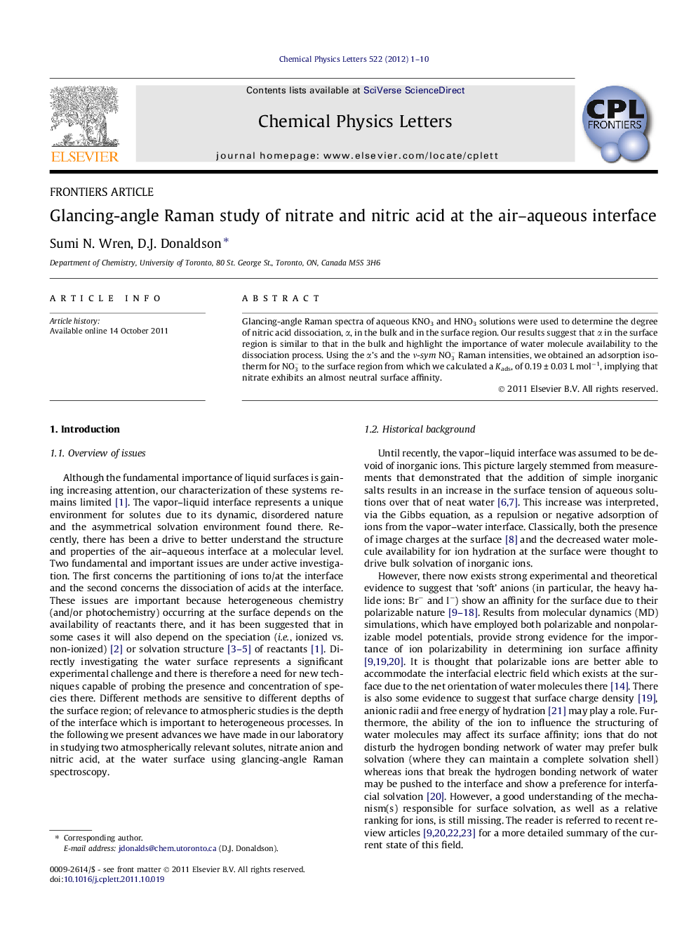 Glancing-angle Raman study of nitrate and nitric acid at the air-aqueous interface