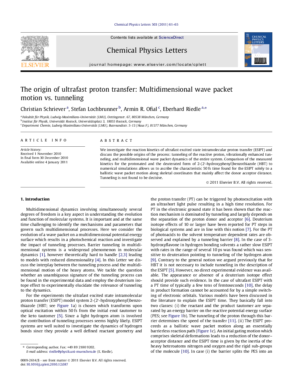 The origin of ultrafast proton transfer: Multidimensional wave packet motion vs. tunneling