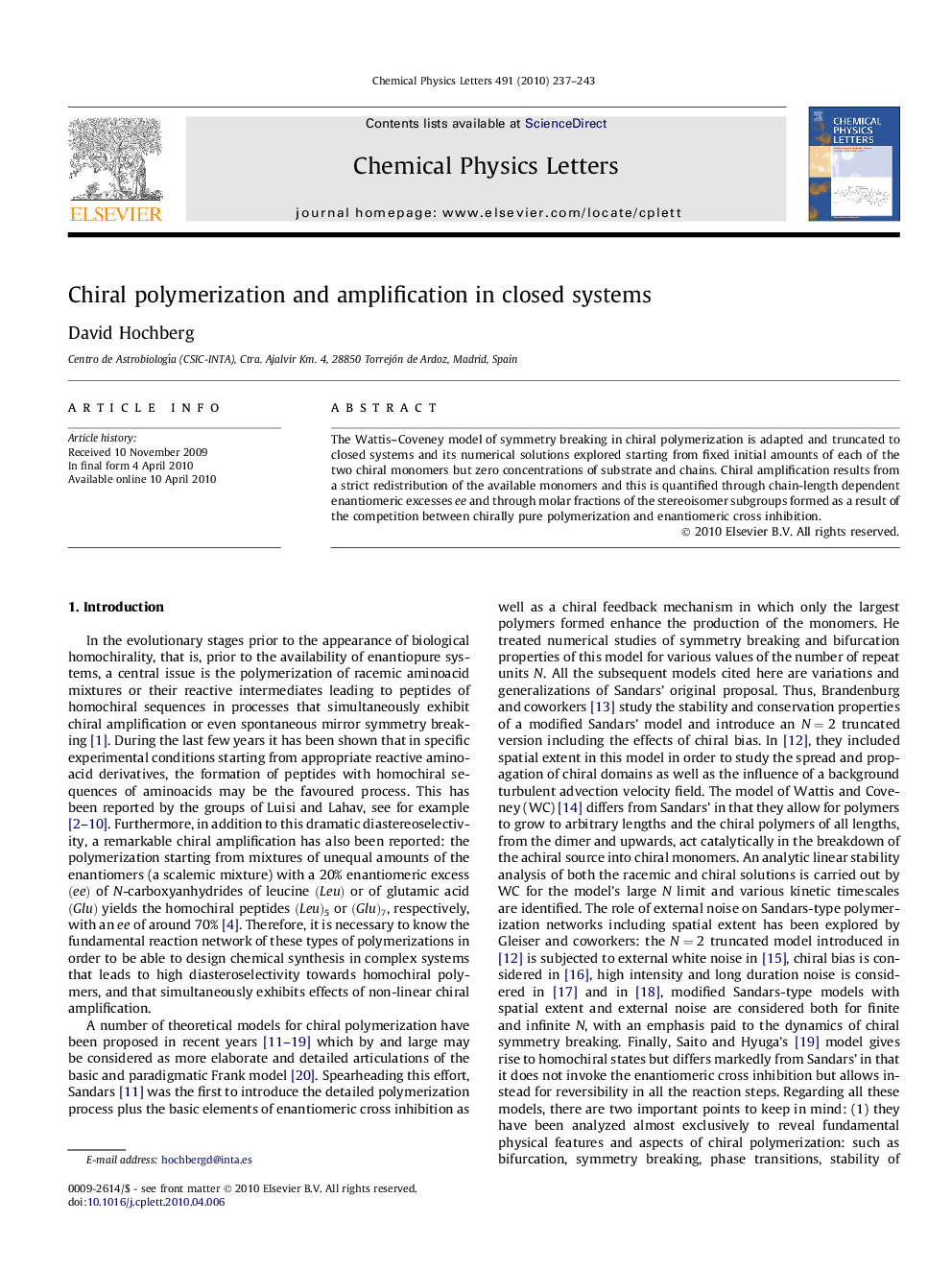 Chiral polymerization and amplification in closed systems