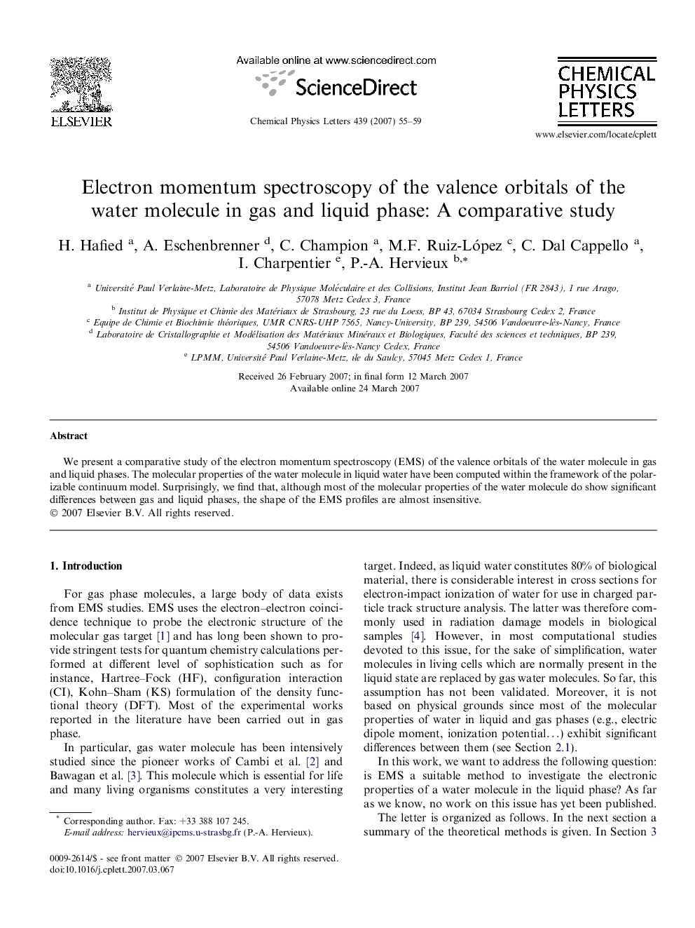 Electron momentum spectroscopy of the valence orbitals of the water molecule in gas and liquid phase: A comparative study