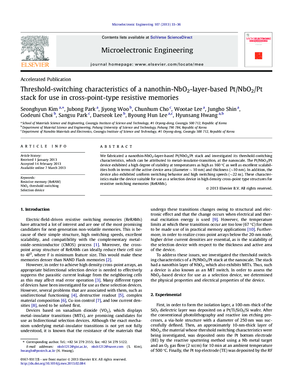 Threshold-switching characteristics of a nanothin-NbO2-layer-based Pt/NbO2/Pt stack for use in cross-point-type resistive memories
