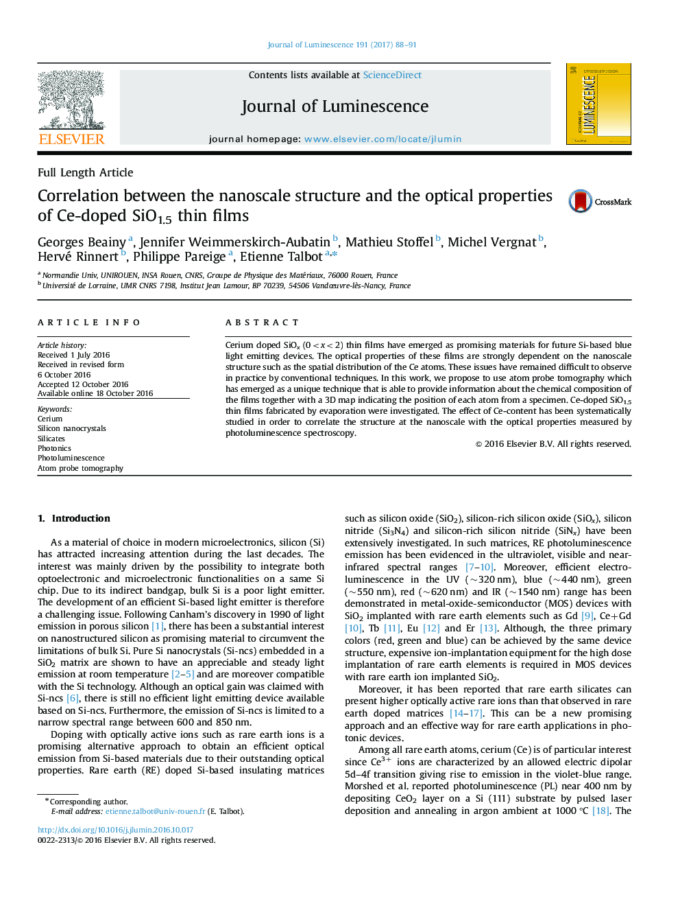 Correlation between the nanoscale structure and the optical properties of Ce-doped SiO1.5 thin films