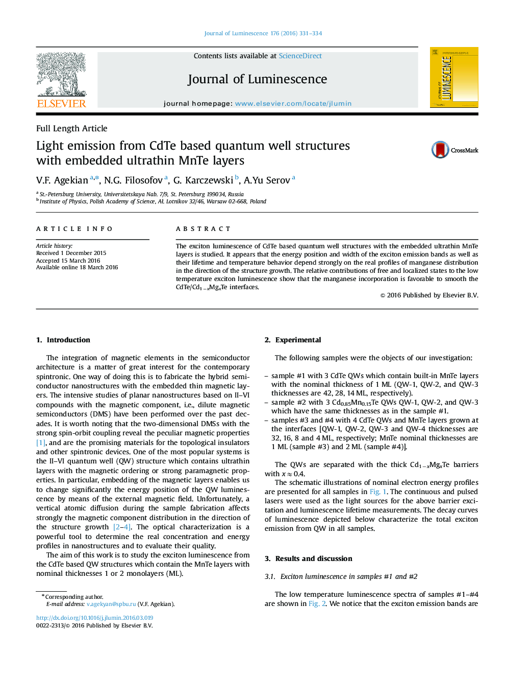 Light emission from CdTe based quantum well structures with embedded ultrathin MnTe layers