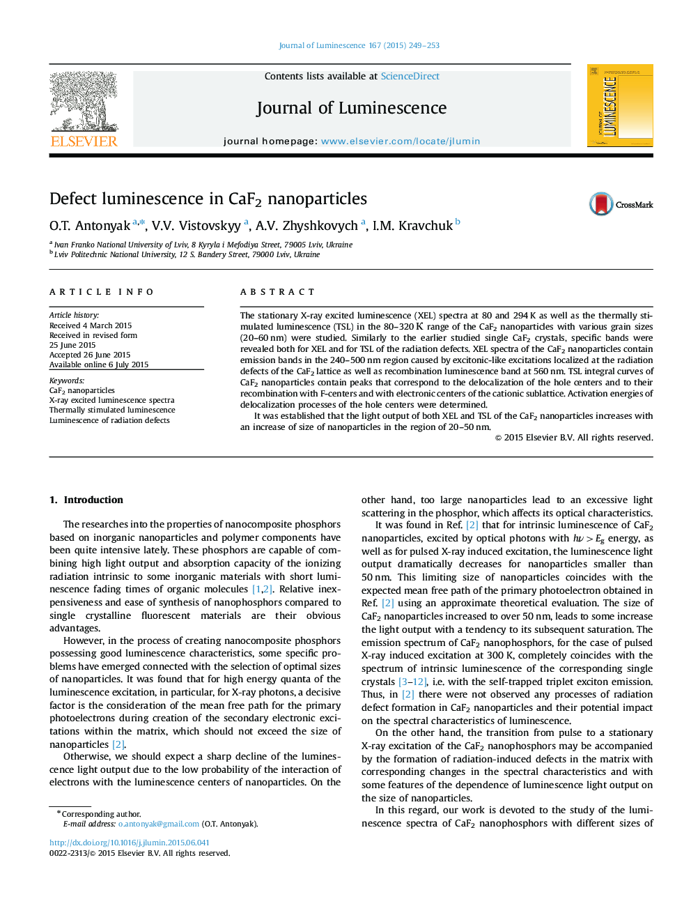 Defect luminescence in CaF2 nanoparticles