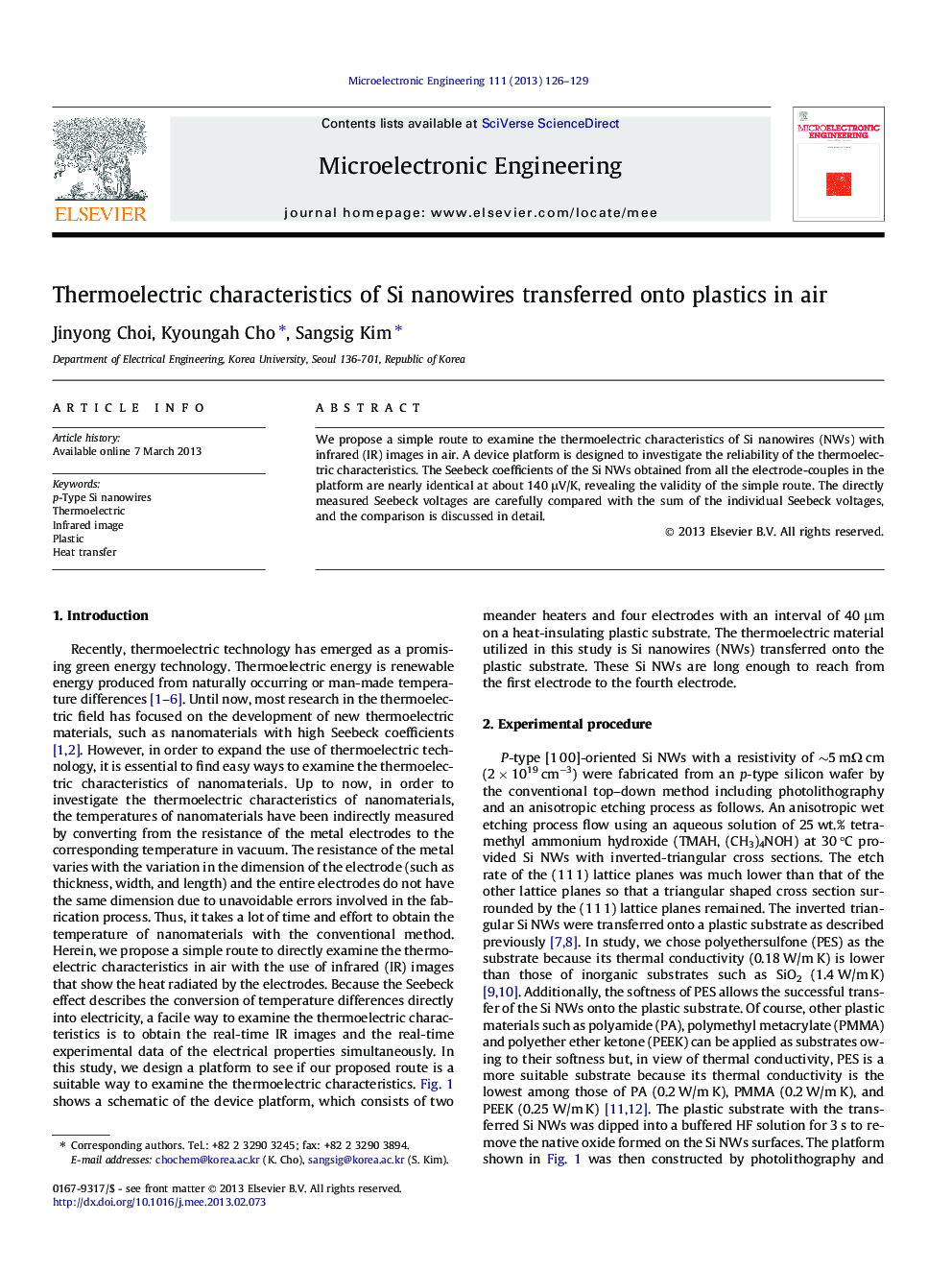 Thermoelectric characteristics of Si nanowires transferred onto plastics in air