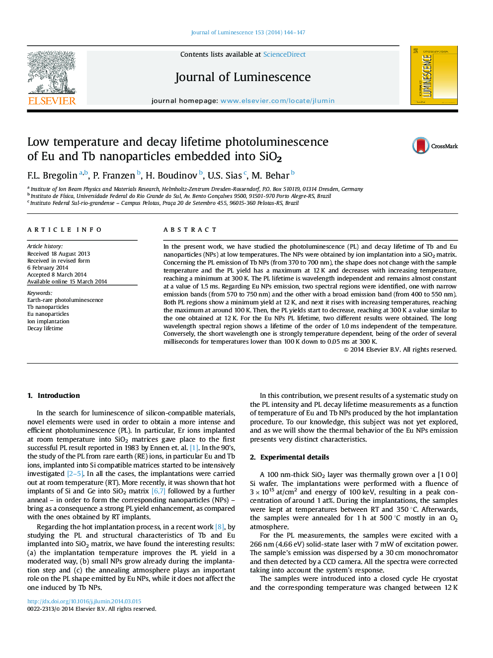 Low temperature and decay lifetime photoluminescence of Eu and Tb nanoparticles embedded into SiO2