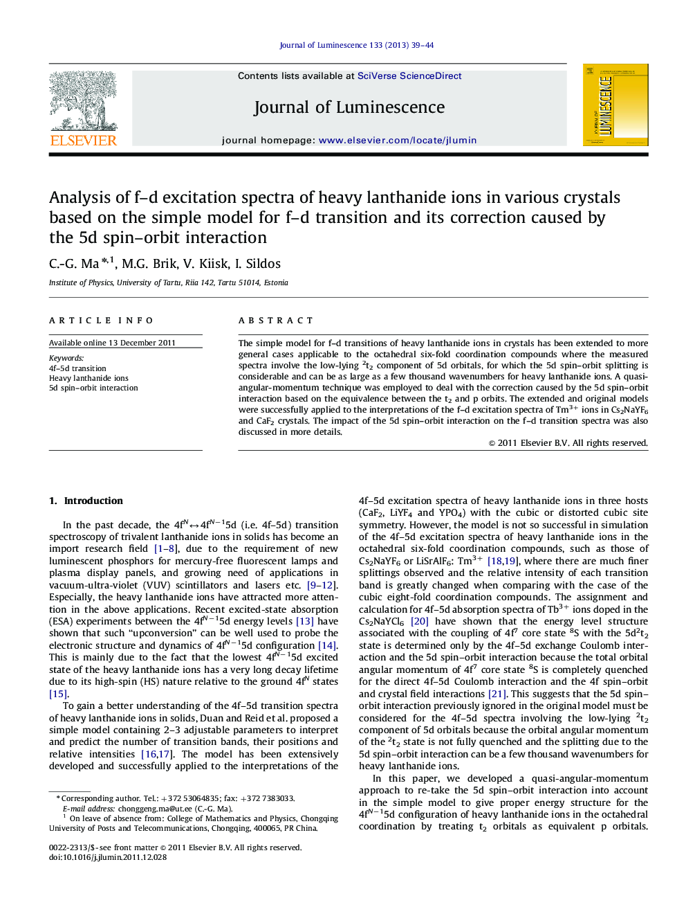Analysis of f-d excitation spectra of heavy lanthanide ions in various crystals based on the simple model for f-d transition and its correction caused by the 5d spin-orbit interaction