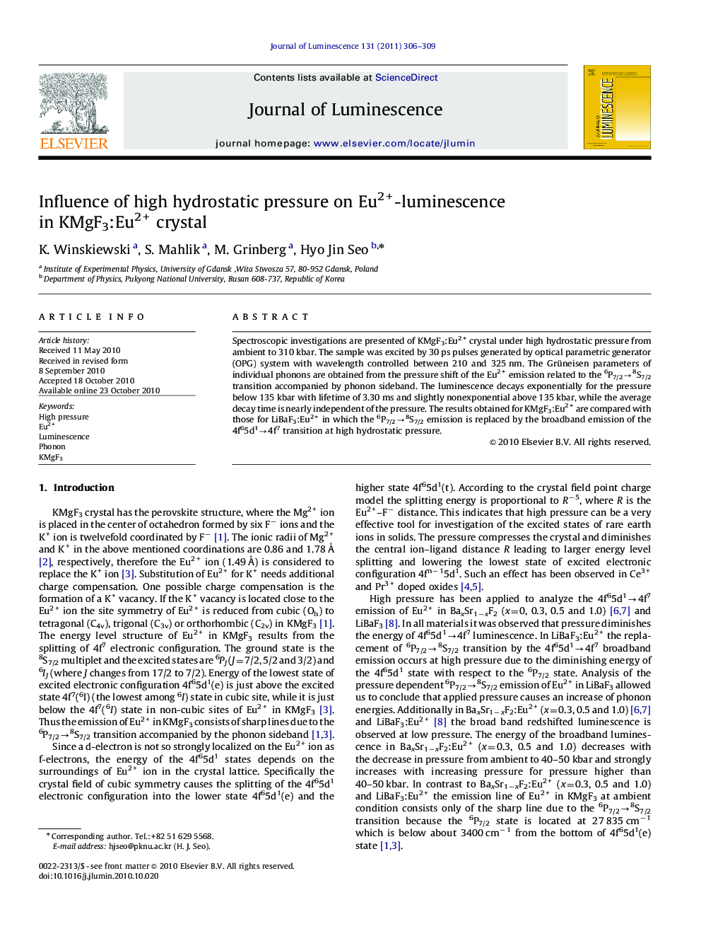 Influence of high hydrostatic pressure on Eu2+-luminescence in KMgF3:Eu2+ crystal