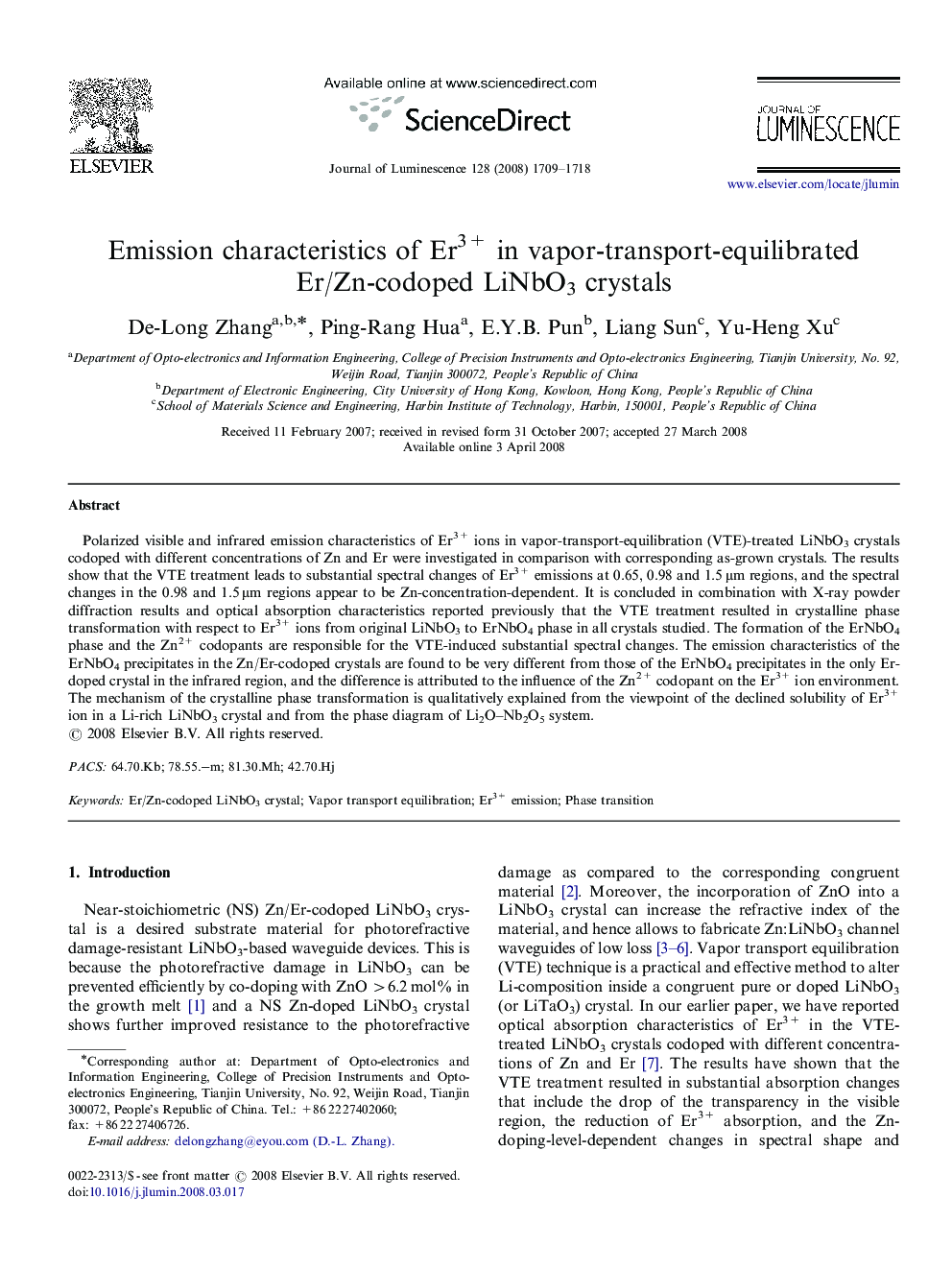 Emission characteristics of Er3+ in vapor-transport-equilibrated Er/Zn-codoped LiNbO3 crystals