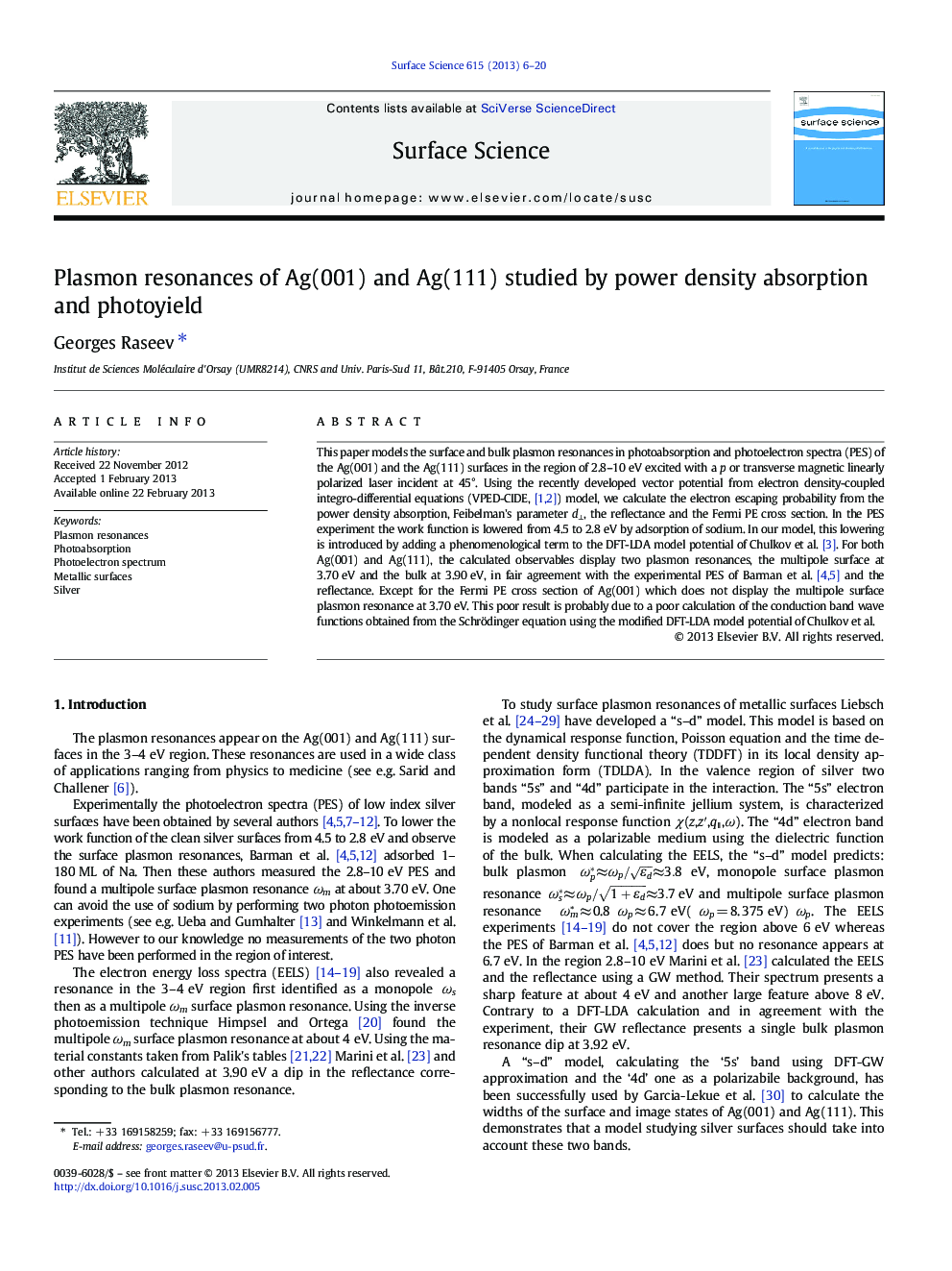 Plasmon resonances of Ag(001) and Ag(111) studied by power density absorption and photoyield