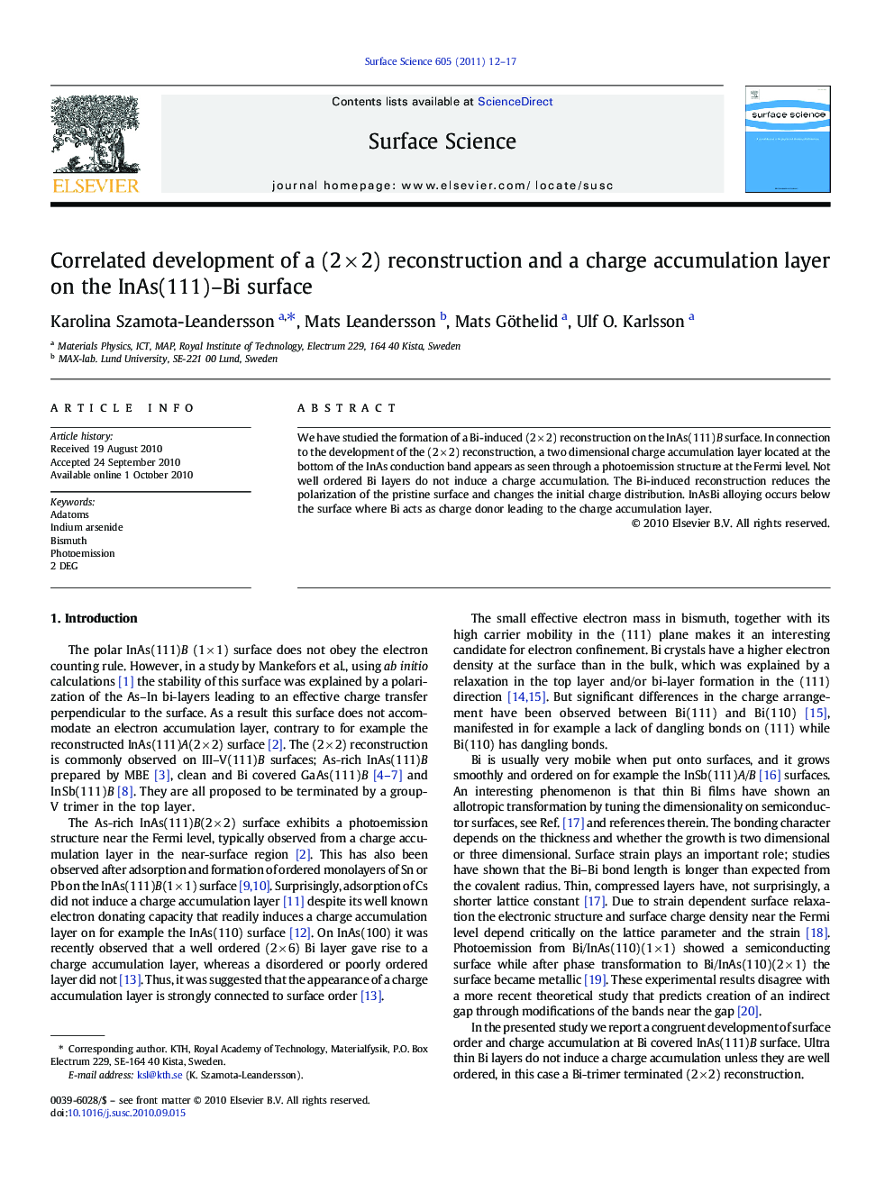 Correlated development of a (2Â ÃÂ 2) reconstruction and a charge accumulation layer on the InAs(111)-Bi surface