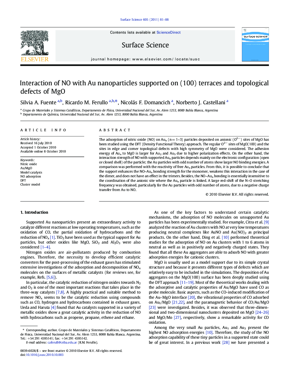 Interaction of NO with Au nanoparticles supported on (100) terraces and topological defects of MgO