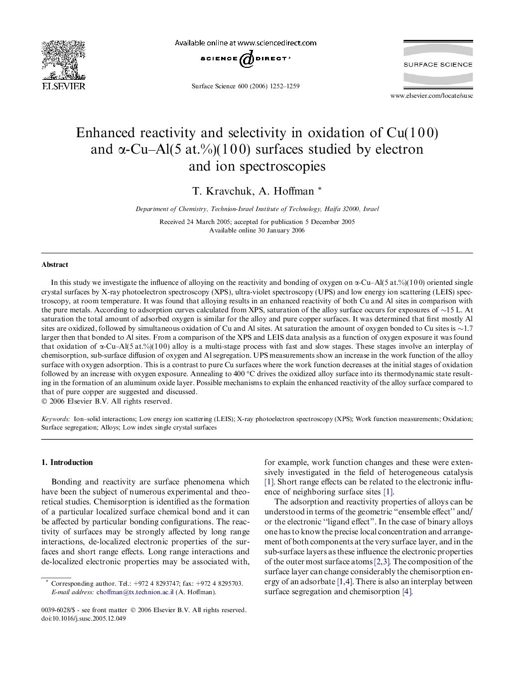 Enhanced reactivity and selectivity in oxidation of Cu(1 0 0) and Î±-Cu-Al(5 at.%)(1 0 0) surfaces studied by electron and ion spectroscopies