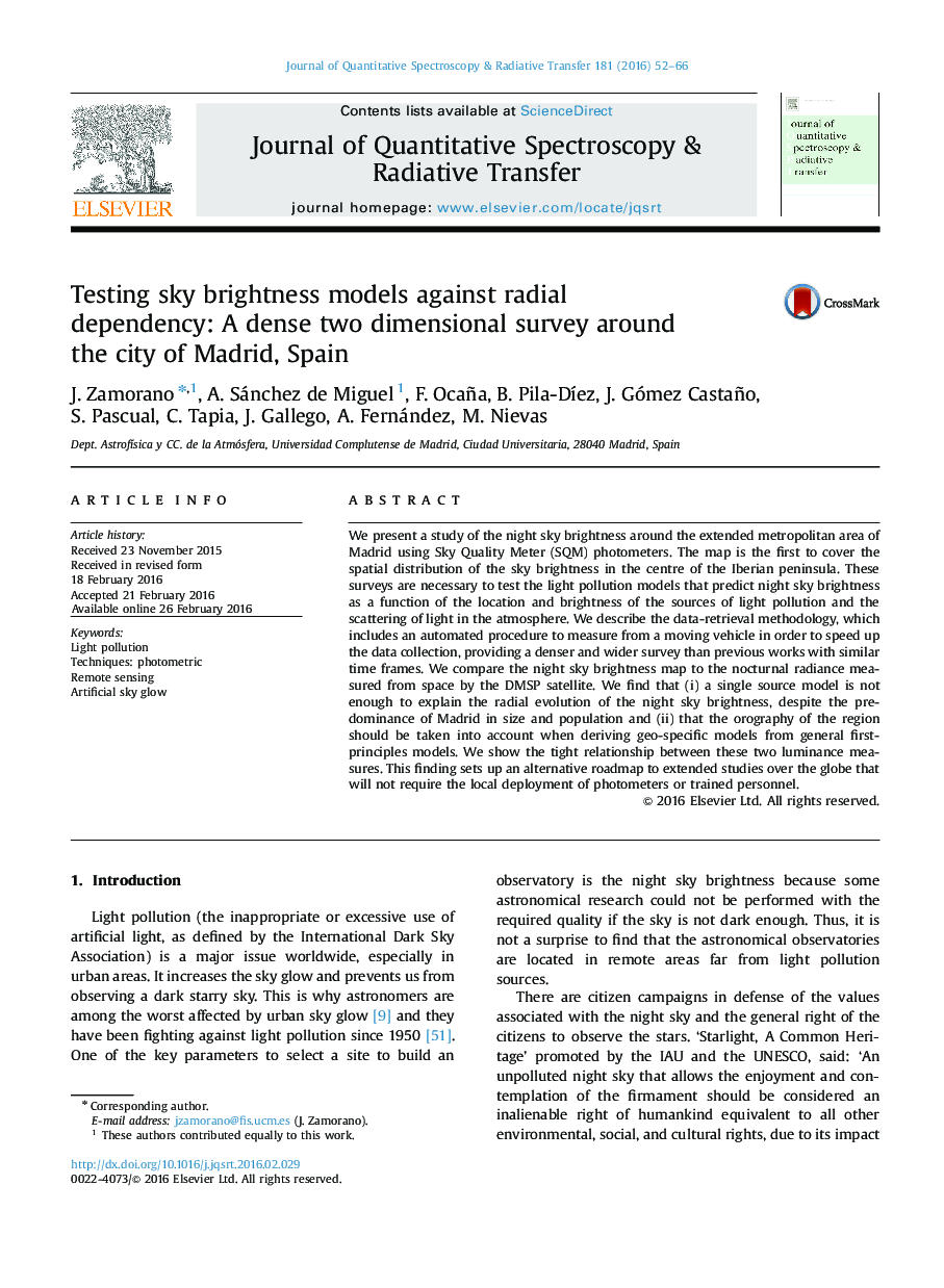 تست مدل های روشنایی آسمان در برابر وابستگی شعاعی: یک بررسی دوجانبه متراکم در اطراف شهر مادرید، اسپانیا 