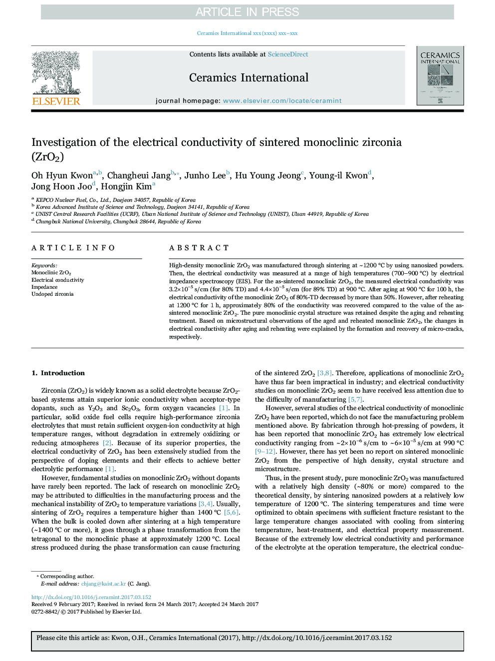 Investigation of the electrical conductivity of sintered monoclinic zirconia (ZrO2)