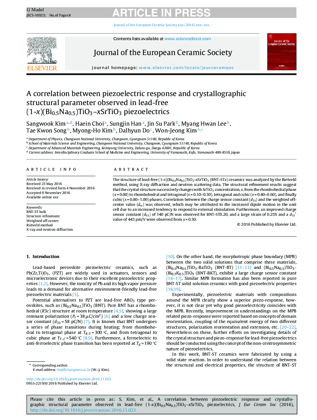 A correlation between piezoelectric response and crystallographic structural parameter observed in lead-free (1-x)(Bi0.5Na0.5)TiO3-xSrTiO3 piezoelectrics