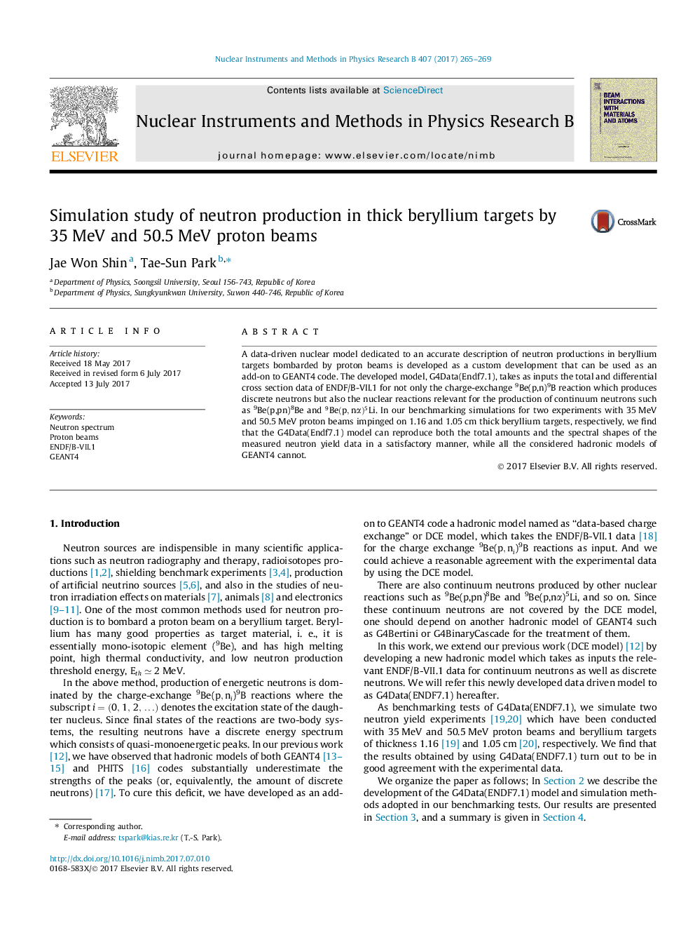 Simulation study of neutron production in thick beryllium targets by 35Â MeV and 50.5Â MeV proton beams