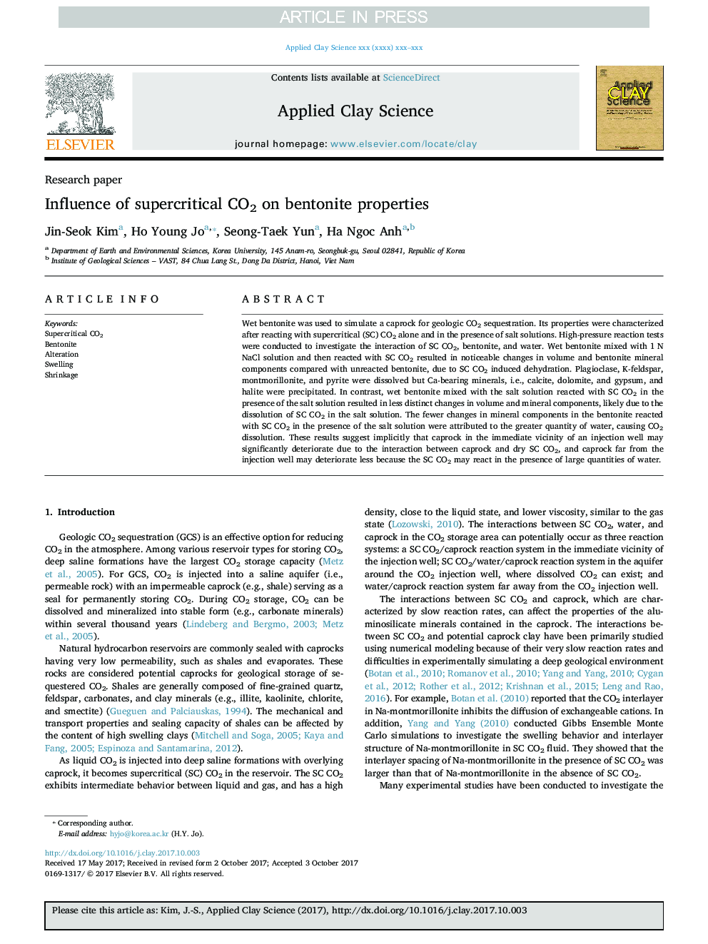 Influence of supercritical CO2 on bentonite properties