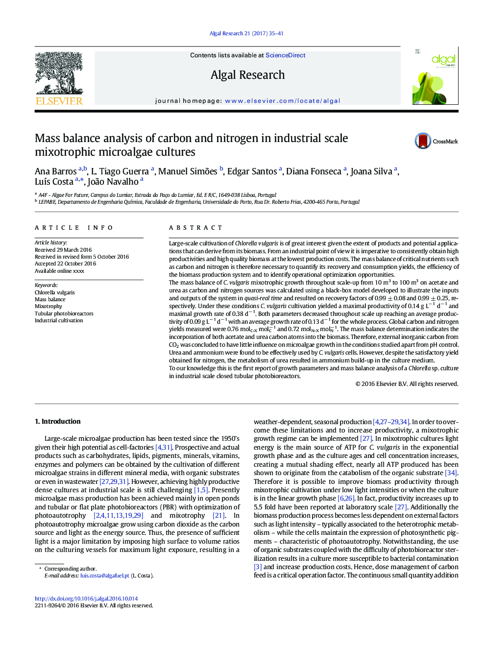 Mass balance analysis of carbon and nitrogen in industrial scale mixotrophic microalgae cultures